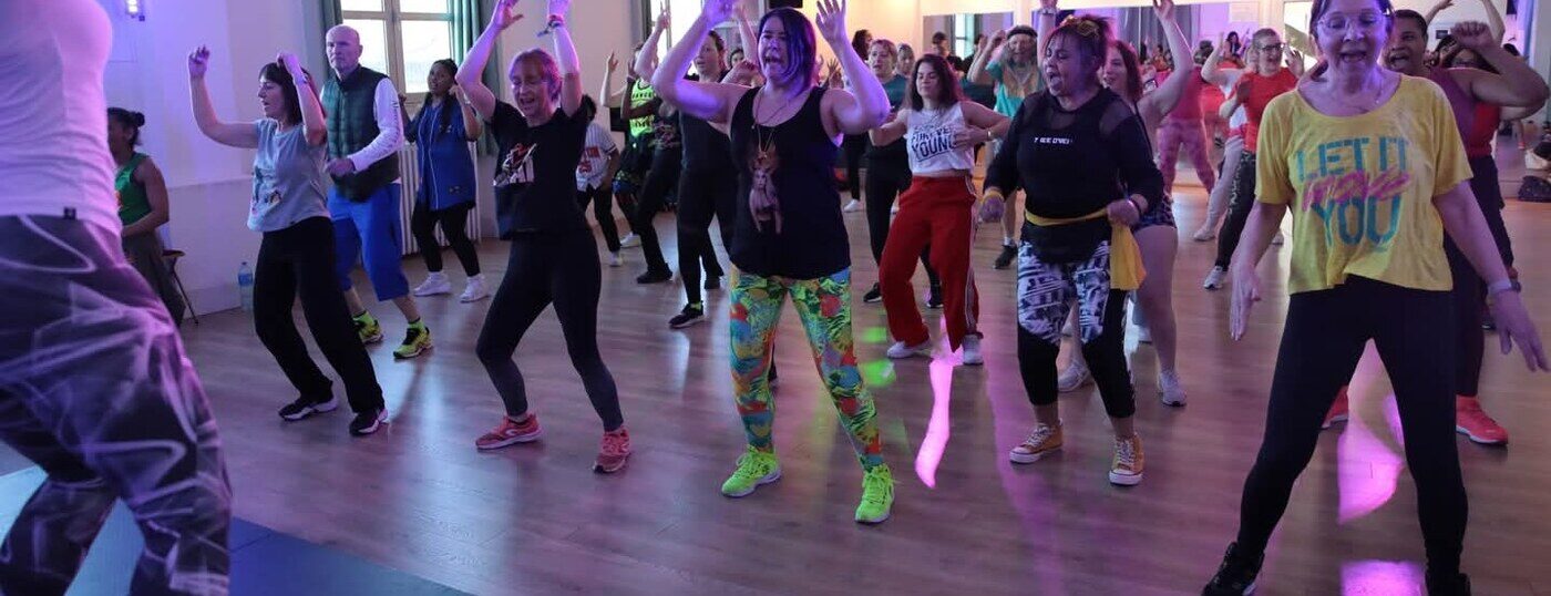 Cours Zumba chez TANDEM — fitness dansé en groupe