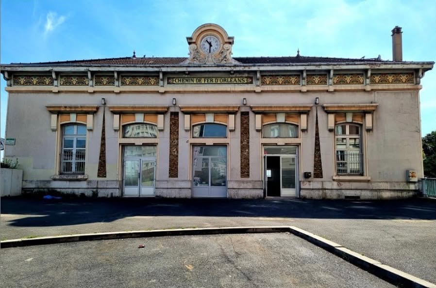 Pavillon des Lions – façade extérieure historique